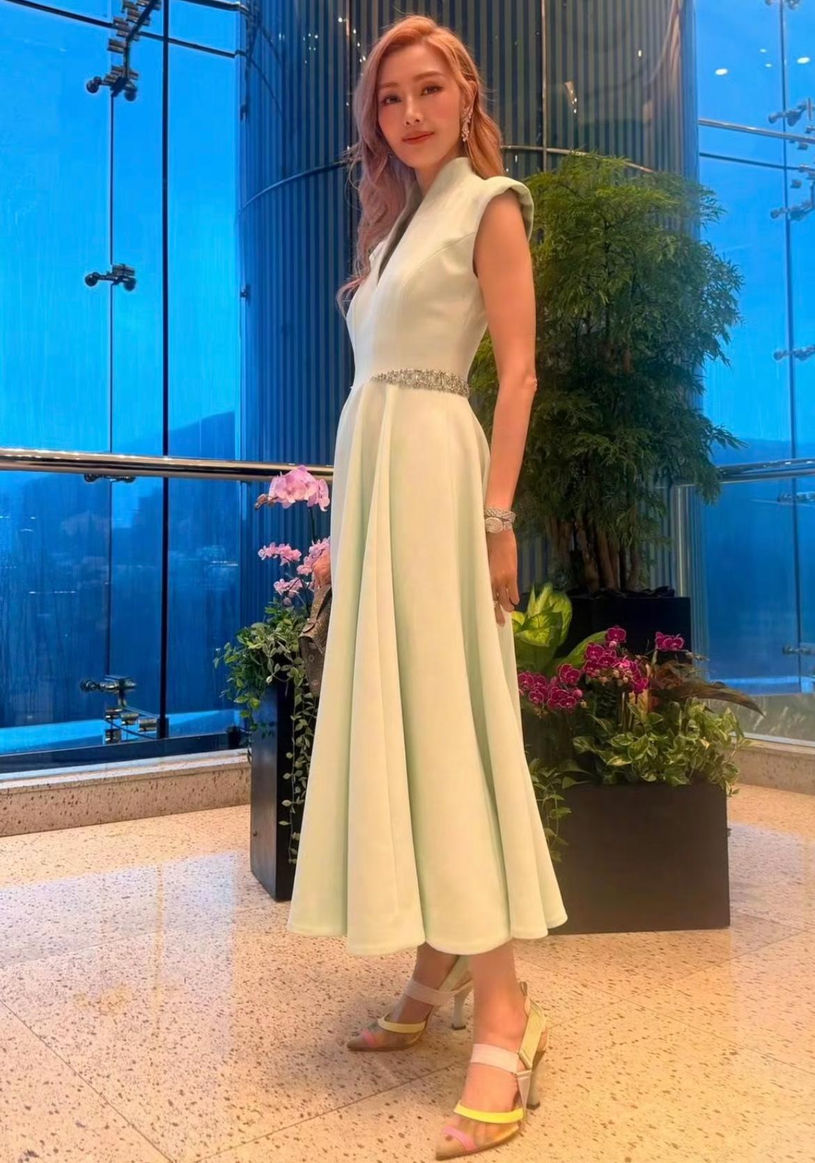 王晶说，从来不觉得李嘉欣漂亮。他认为李嘉欣骨架小，撑不起气场，不耐看。李嘉欣