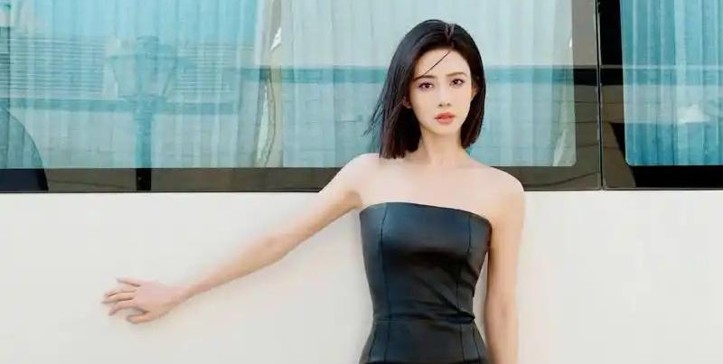 孟子义生理期名场面笑不活了！女明星痛到劈叉却让全网狂赞：姐活得比男人还敞亮！
