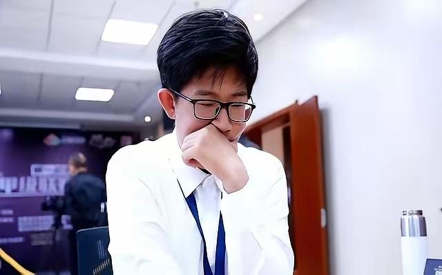 全国象棋个人赛冠军王禹博，因为现在的新政策，还是不能被授予特级大师。虽然不授予特