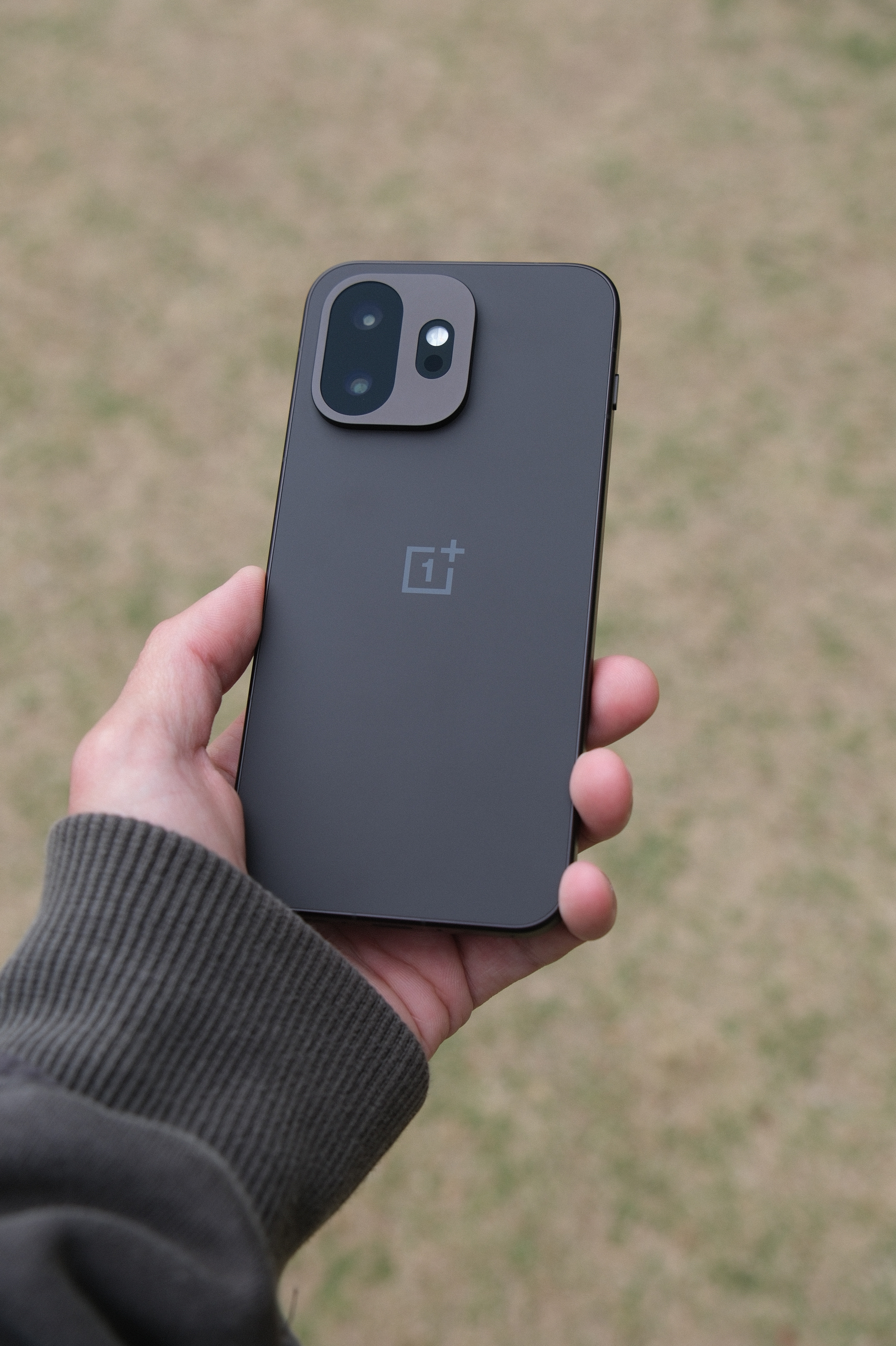 之前分享的一加15T续航测试是5G和WiFi混用，早上拔掉充电器想说要坐动车回家