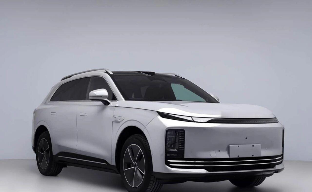 星途EX7是奇瑞高端品牌星途在“3.0时代”推出的首款中大型性能豪华SUV，核心