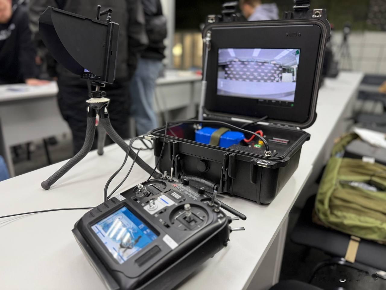 乌军将配备通用型光纤无人机地面控制站，以结束目前无统一标准的局面4月20日，