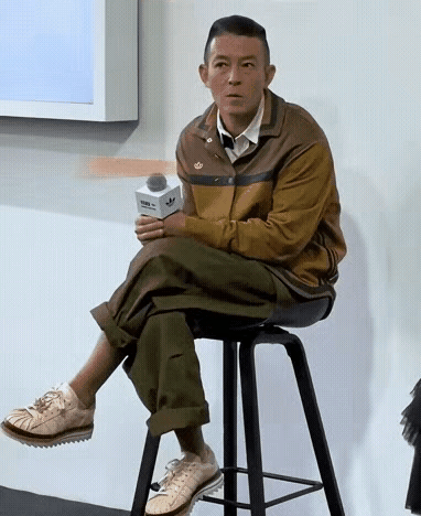 请教各位大佬，陈冠希重逢张柏芝这个视频是真的还是假的？