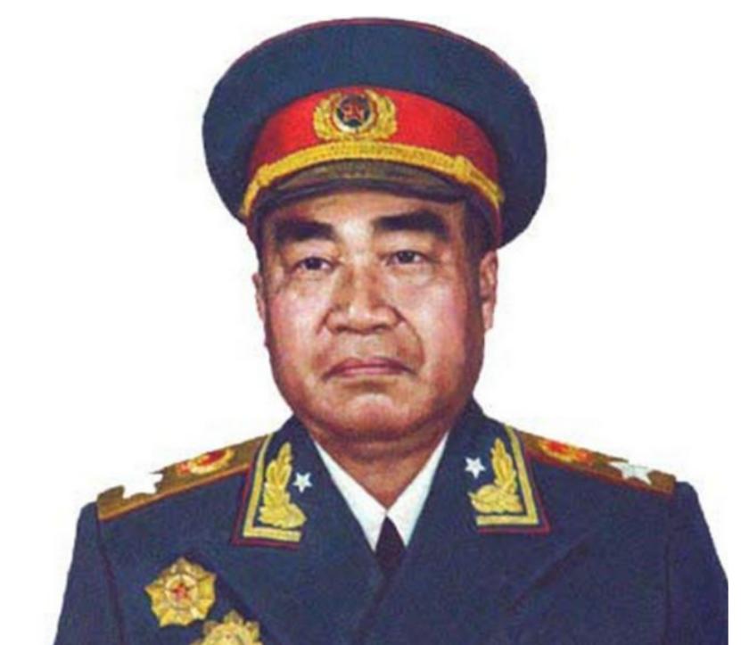 1974年，朱老总唯一的儿子去世。哀乐低回的灵堂里，朱德元帅枯瘦的手指抚过儿