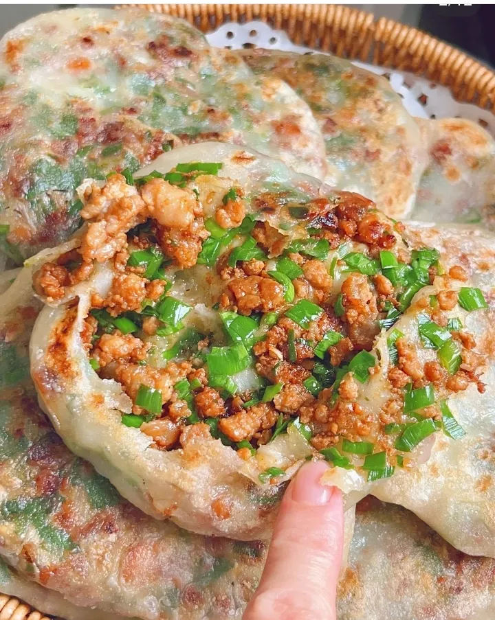 求科普这是哪个地区的美食？名字是啥，看着就好吃