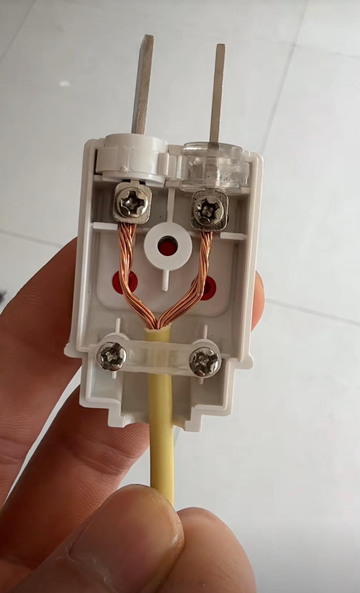 网友电子专业的，接个插头专业不