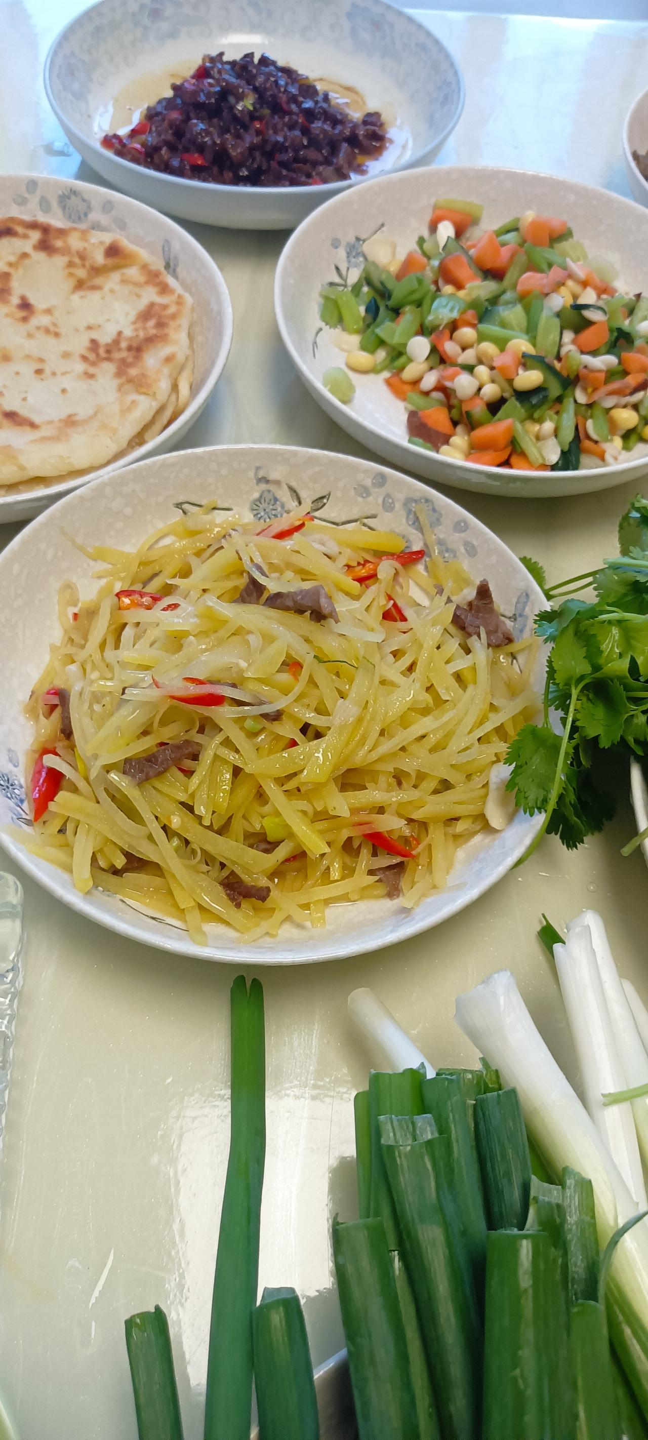 由于那天早饭又包饺子，少了十多个粉丝，大概好友们都是恨铁不成钢吧！我一共正好停