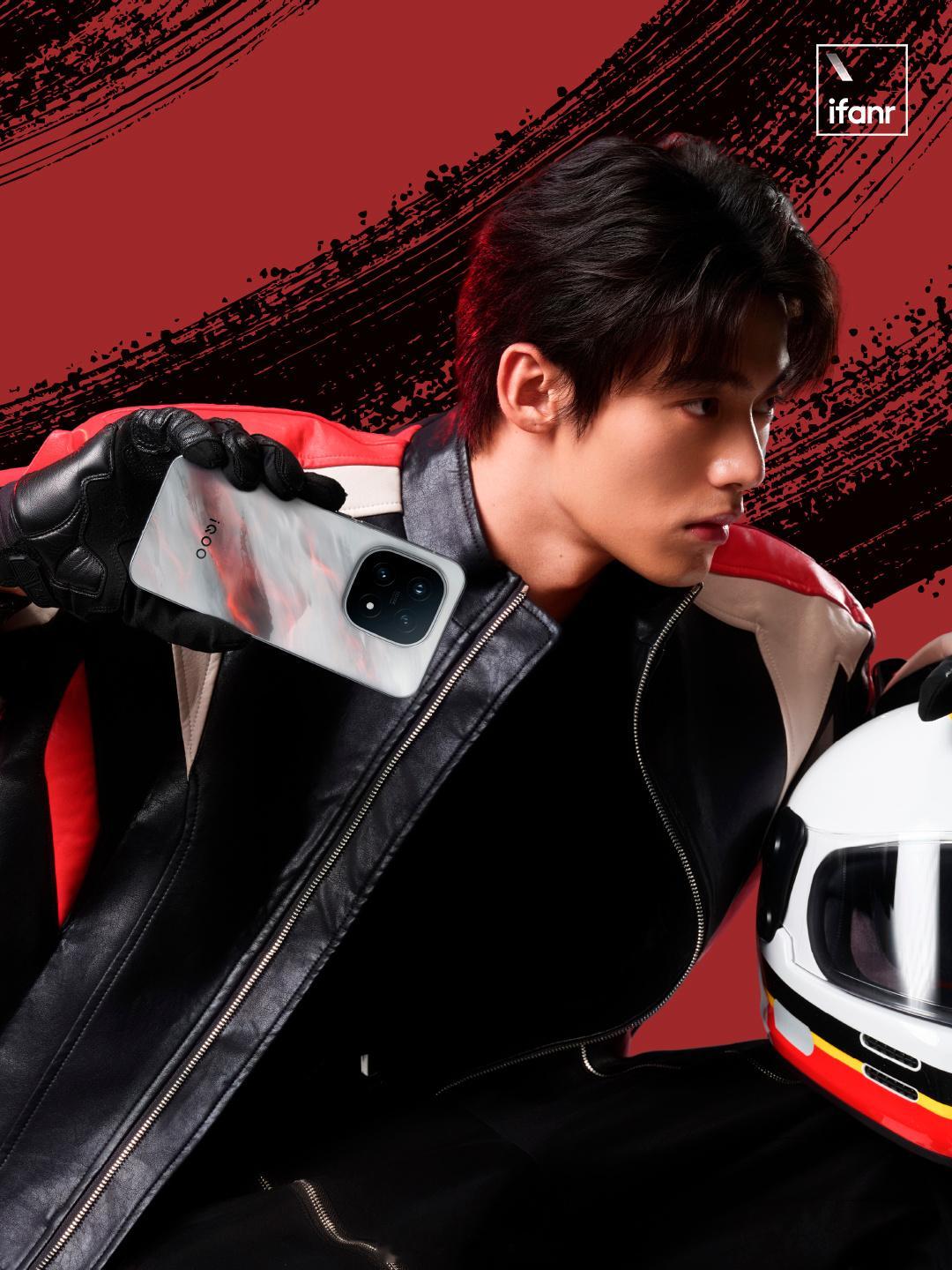 不得不说，这代iQOO15的设计，着实很有个性，起步即全速。​​​