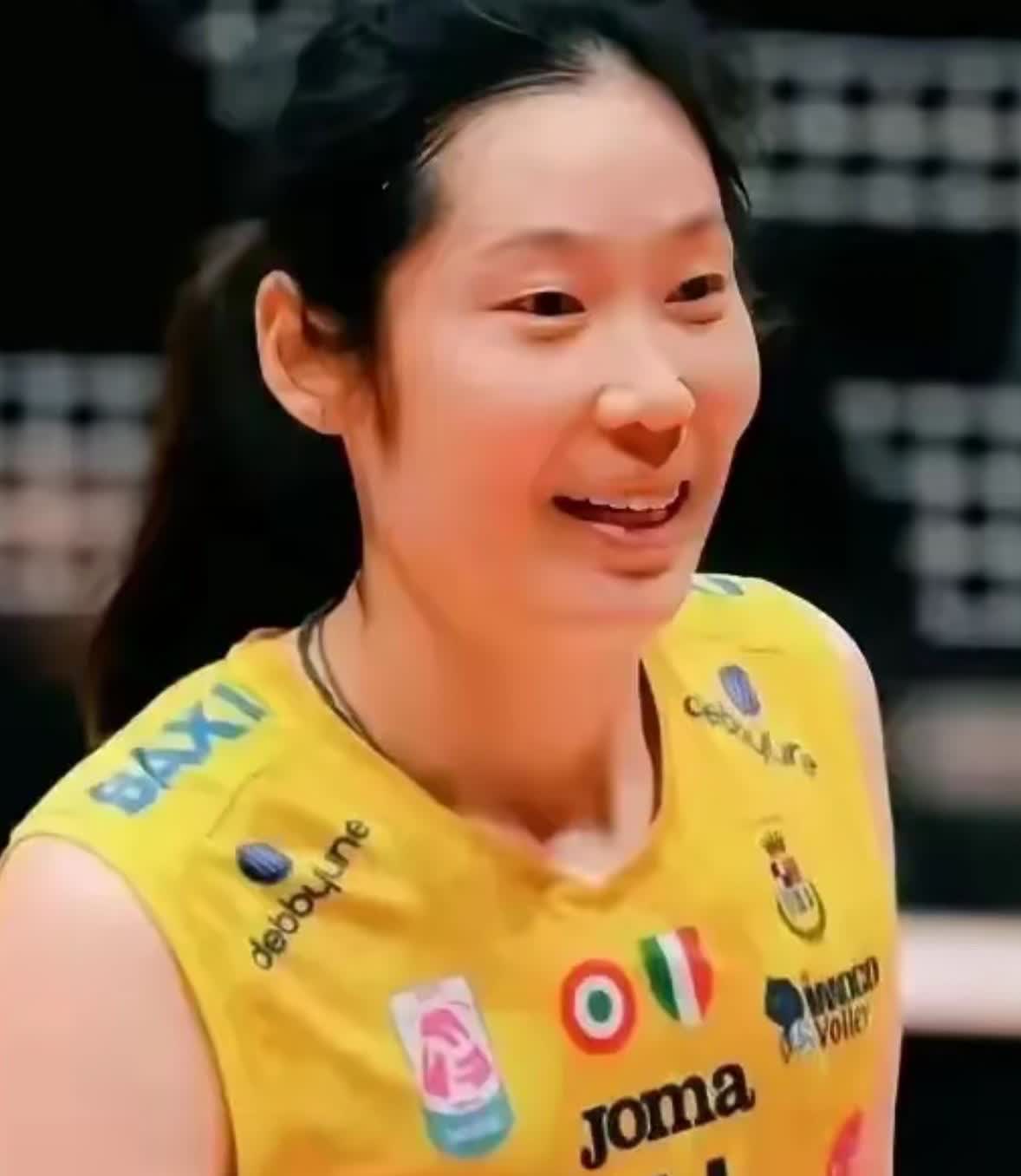 朱婷不缺舞台朱婷有愿意回归国家队，但国家队不需要，这是国家队主教练和主任