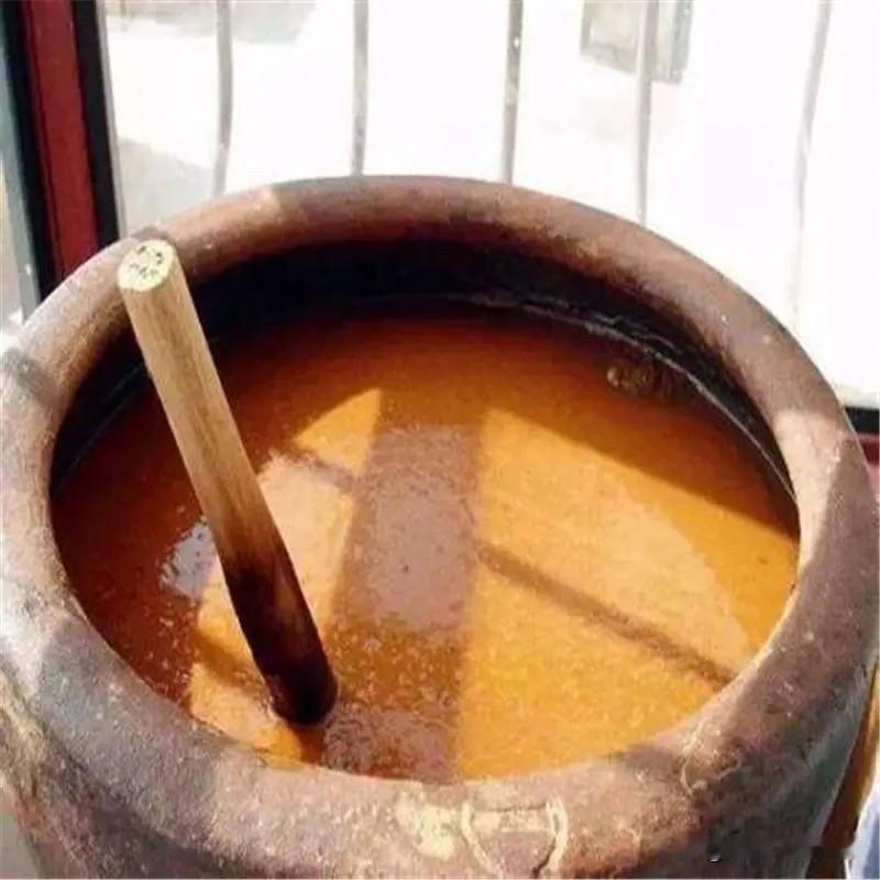 每个地方有每个地方的口味，东北人爱吃大酱，兰州人爱吃牛肉面，河南人爱吃捞面条。