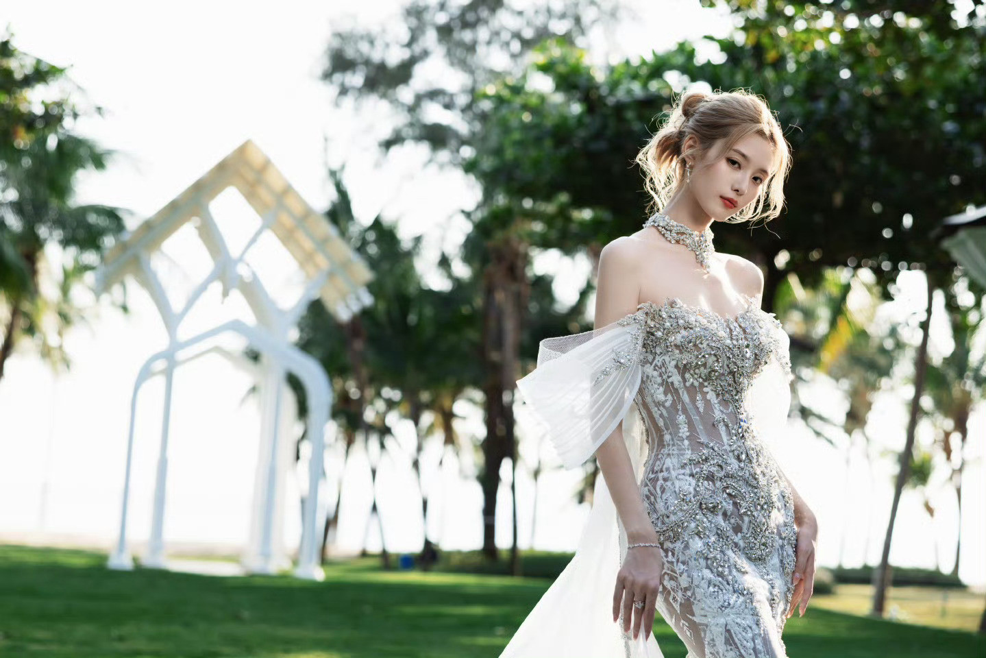 好美的徐艺洋呀，今天是不是还有新图，棚拍也放出来呗