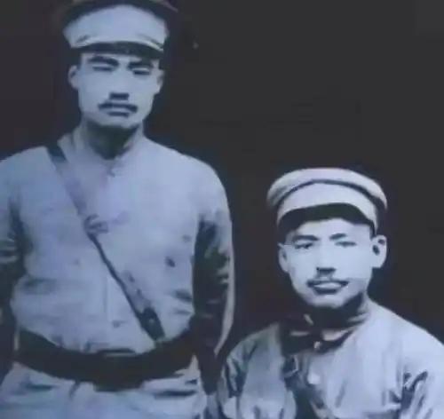1937年甘肃，马家军旅长马禄，抓到了红三十军的参谋长黄鹄显。他没上报，没用刑，