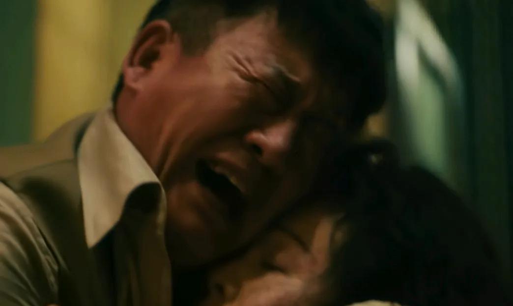 龙哥和梁红妹还挺恩爱，梁红妹其实一直都是龙哥的主心骨，不过他们干的都是掉脑袋的事