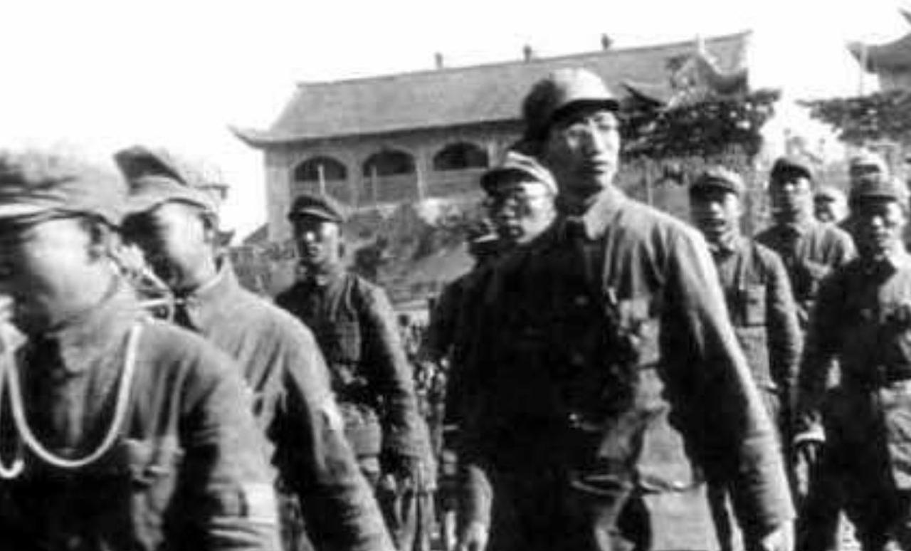 1967年4月上旬，一次大会召开，徐帅被迫登台jiantao。发完言后，一个红