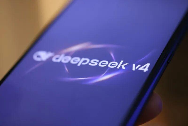 摆脱海外依赖，国产AI终于掌控主动权！4月24日，DeepSeek-V4