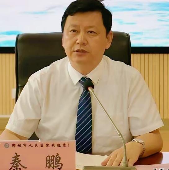 纯纯的帅哥一枚啊，唇红齿白，可惜了知名中医善于保养，看来是真的。高级职称
