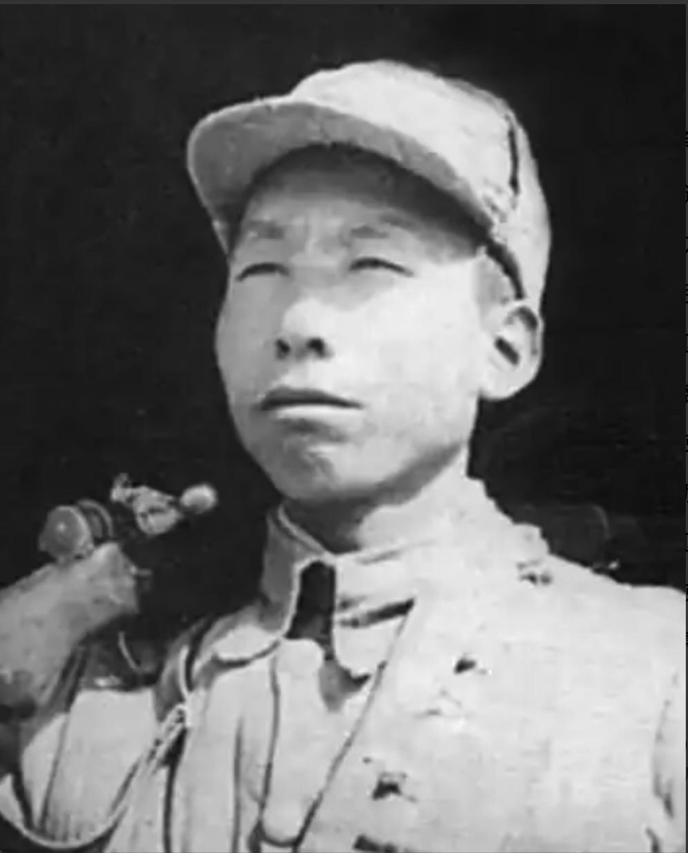1945年，邯郸战役后，国军俘虏当众嘲笑我军枪破，竟蒙眼速拆速装苏式机枪炫技，连