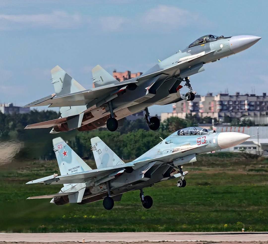 似曾相识的一幕，拍摄时间不确定是否近期，不知道是不是又在开展教学任务，不过现在不