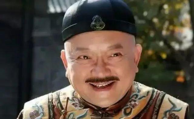 和珅在被处死之前，嘉庆帝问他：“你贪污了二亿三千万两白银，是国库十五年的收入，你