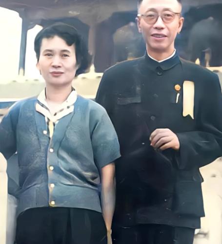 1964年，毛主席突然问道溥仪的工资，当他听到只有180元，顿时脸色大变直言：薪