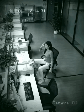 至今为止没有发现，长得漂亮的坏处