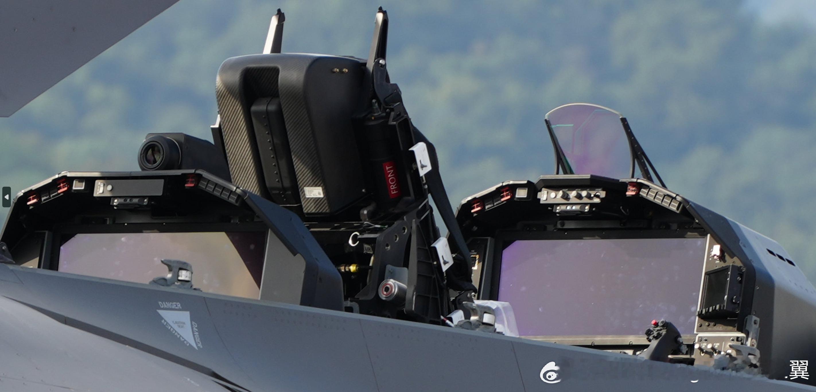 KF-21第4架原型机的双座座舱​​​