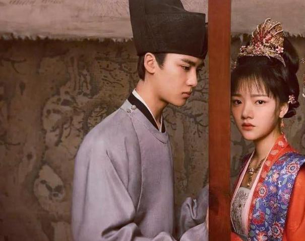 公元1060年，驸马喝得酩酊大醉、闯入公主的闺房。见床上的公主已经熟睡，那婀娜的