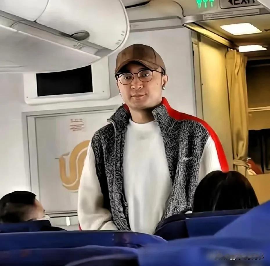 很多人天天盯着明星挣多少钱，却很少有人看到尼格买提的这份真心。春晚零点报