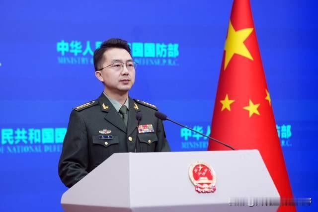 直接摊牌！国防部没有留下任何余地，曾直接把话说透了：谁敢把海马斯火箭炮搬上澎湖和