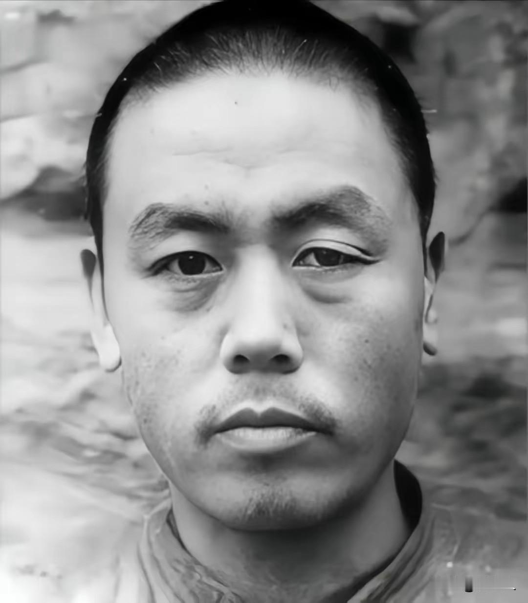 1955年农民夫妻吵架，妻子一句气话曝光惊天秘密：他根本不是普通人1955