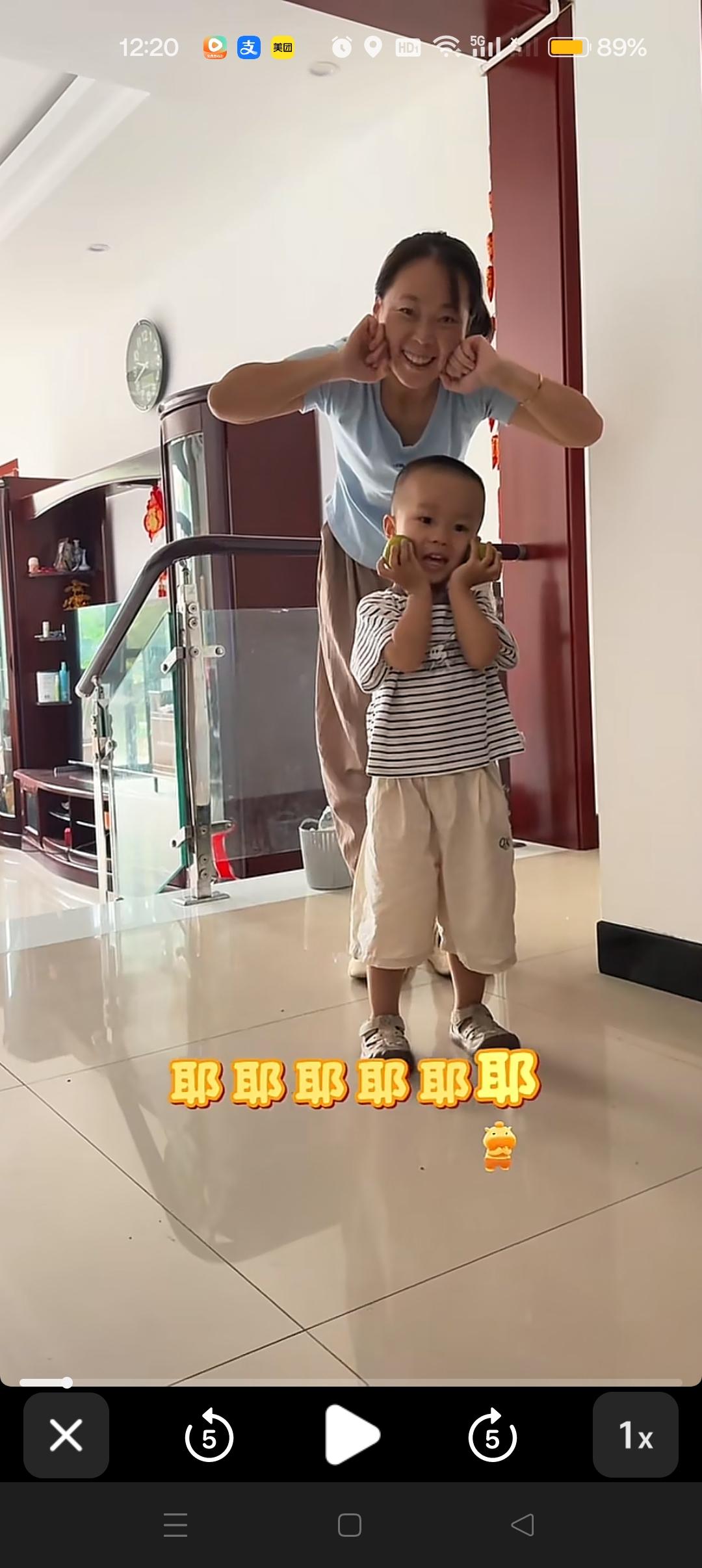 甘宇翼一家今天去钓鱼了，收获满满，还是老爸钓鱼厉害[赞]现在甘老师带着大