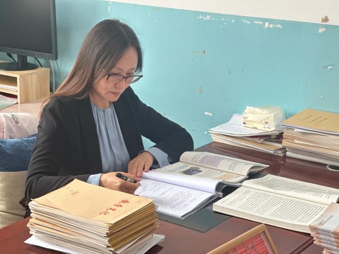 现在的教师就是会七十二变，也逃不出如来的五指山。假如说你正在上课，有个学生不但