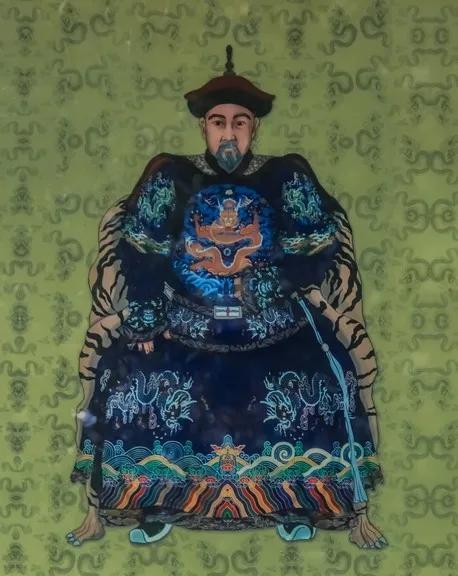 吴三桂真是缺乏远见，在云南待了那么久，手握十多万精兵，这时候如果南下东南亚，攻下