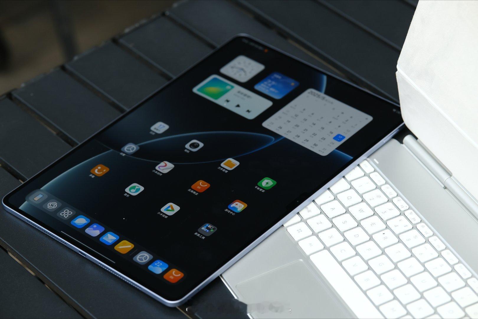小米Pad7Ultra上手体验：第一感受：真的薄！全金属一体化机身仅5.1mm