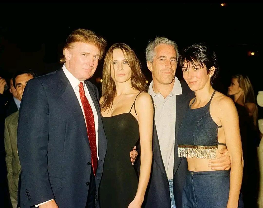 魔鬼档案468号：爱泼斯坦书桌深处的总统幽灵尘封的文件柜在华盛顿深夜被再次撬