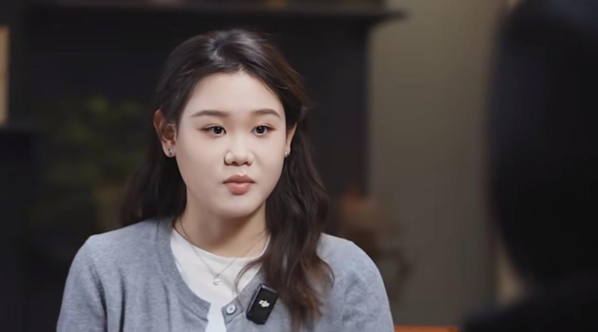 张家齐最感谢的三个人是：自己、北京队教练、经纪人。就是张家齐的经纪人给她争取