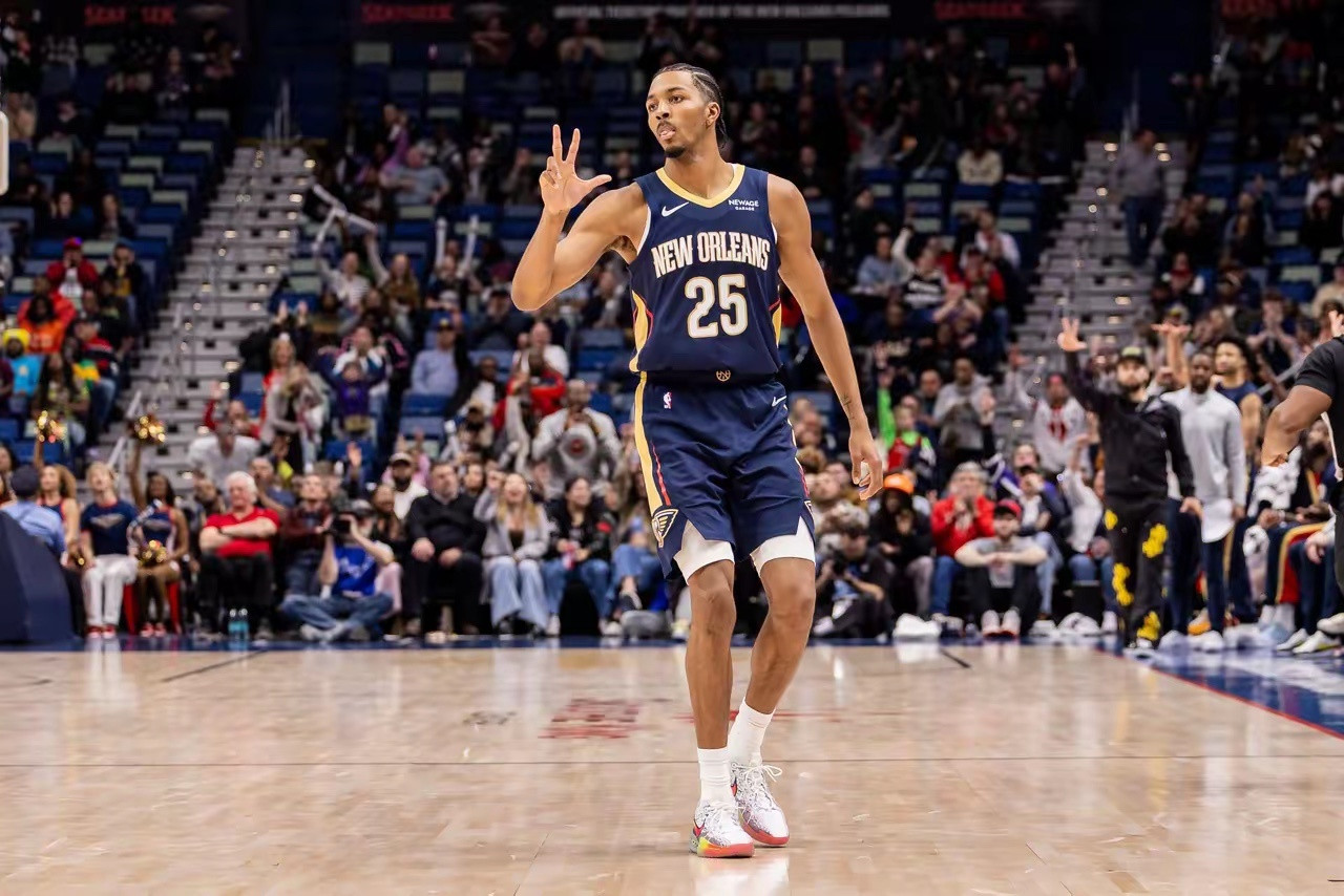 动里夫斯，送墨菲！美媒报道：湖人如果送出里夫斯+克莱伯可以换来墨菲，这是适合东契