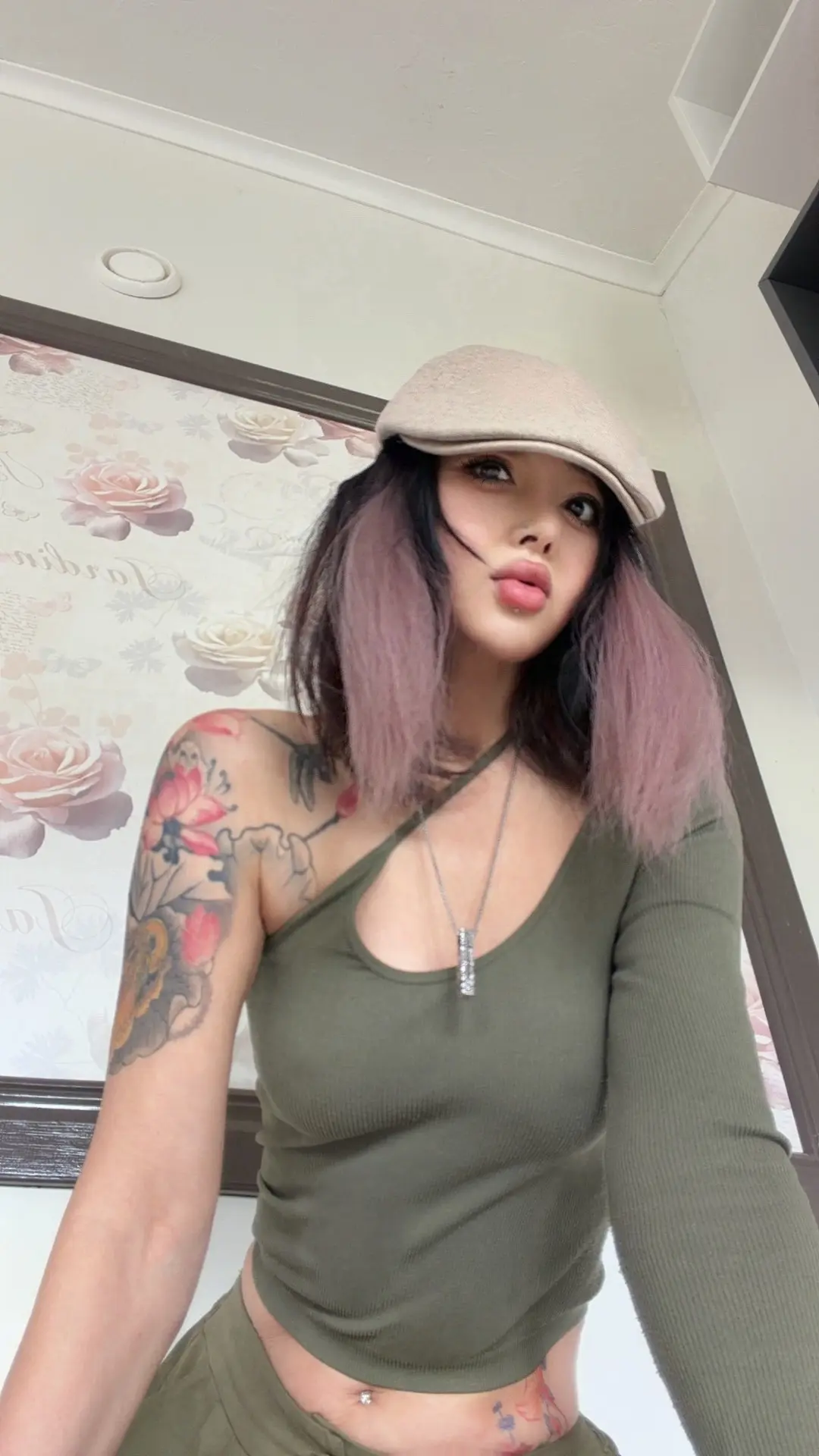不被定义的才是风格 纹身女孩 辣妹 穿搭 美出高级感