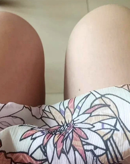 我厂有朵厂花🌸，今年38岁，离婚十几年了，住在娘家。生了一个儿子现在十几