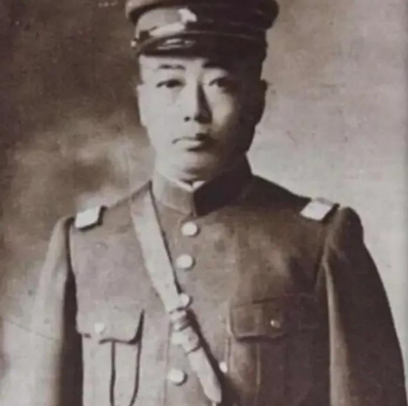 1929年杨宇霆被张学良处决后，他的亲信李景明和王子明便立刻反水，霸占了杨家财产