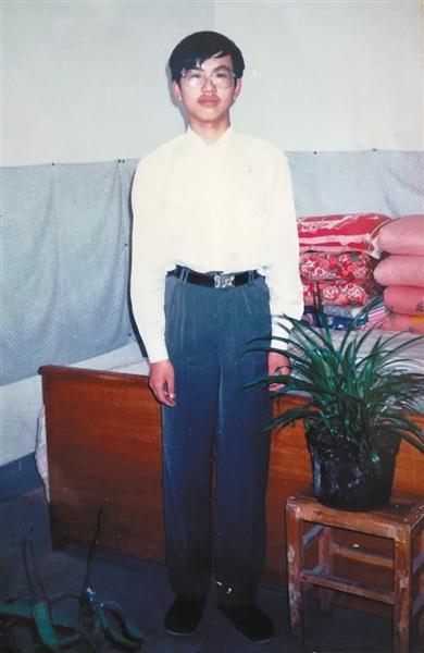 生要见人，死要见尸！2000年，山东高考状元张来玉，在南京大学校园里借了10块钱