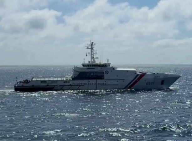 美日菲演习刚要结束，菲舰突然离队绕行黄岩岛，主动向中方发起挑衅！27日，就在美日