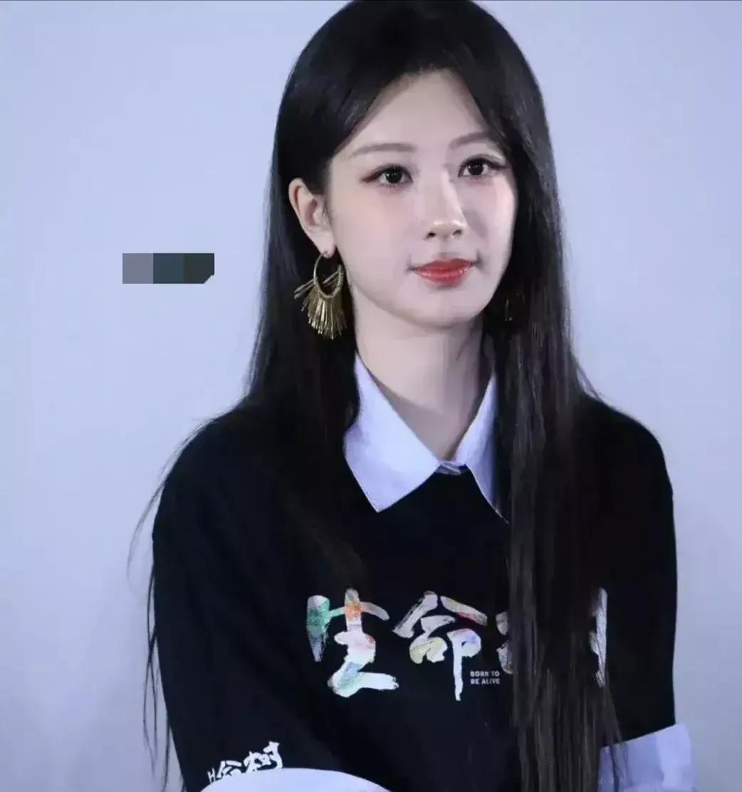 为什么杨紫的脸，成了国民级的“集体乡愁”？这背后藏着一个残酷的真相：我们怀念的