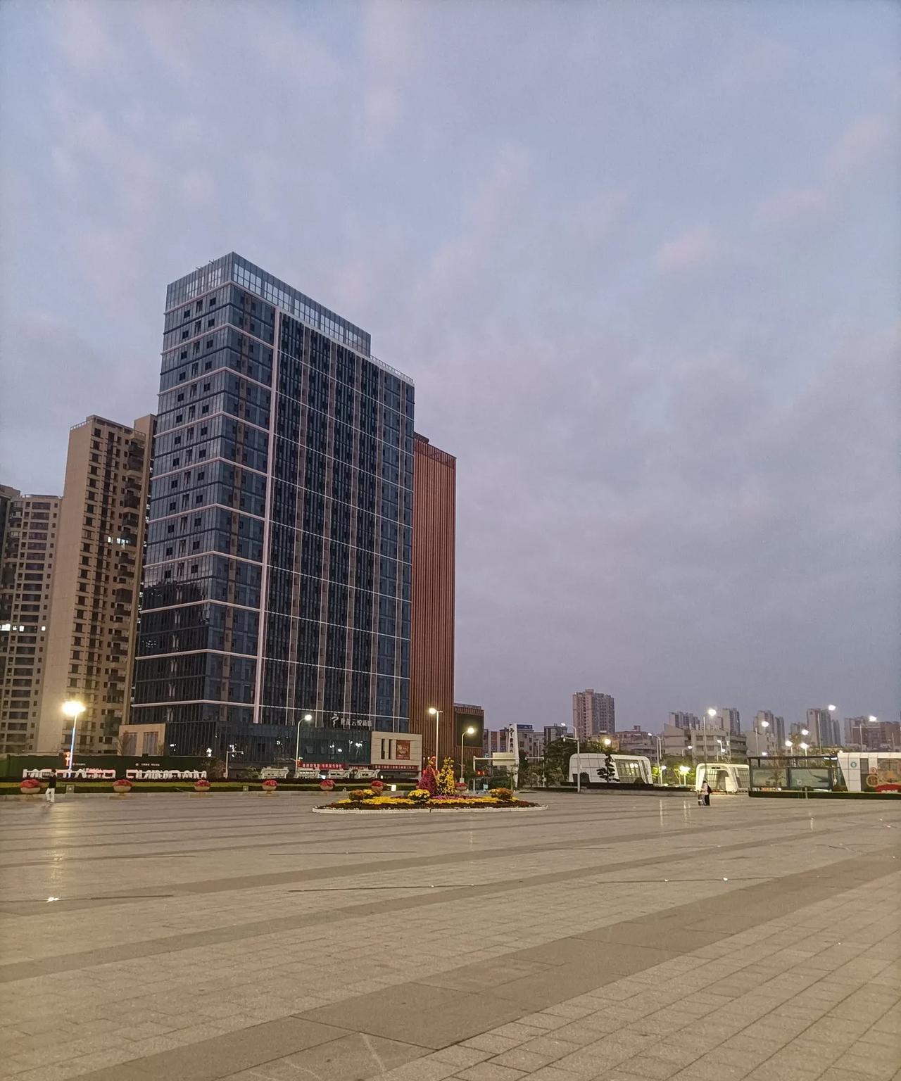 坐车的怪事，您遇到过没？两个人的失误，却要整车人埋单。大巴车中途休息20分钟，