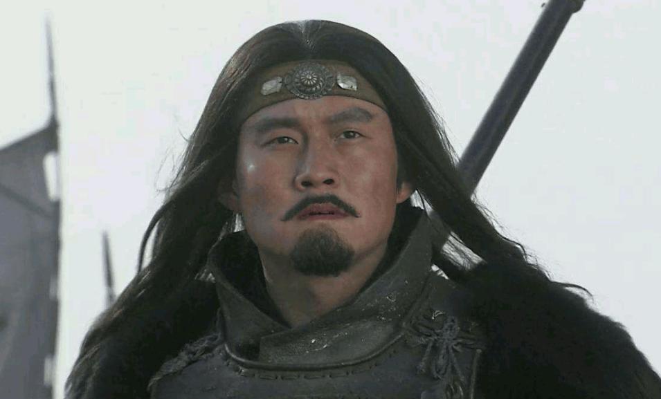 颜良被关羽斩杀后，袁绍让文丑小心，文丑说：“我打赵云不分胜负，关羽没什么了不起，