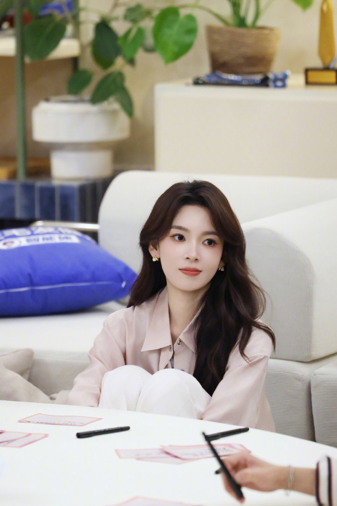 陈瑶一个人开了17个小时长途陈瑶独自开过17个小时长途陈瑶在我们的宿舍里说起这