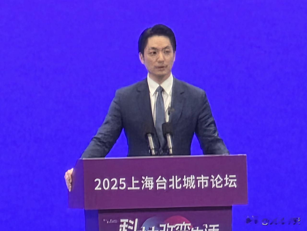 蒋万安：愿两岸和平繁荣今天下午，台北市长蒋万安抵达上海出席双城论坛，台北市长蒋