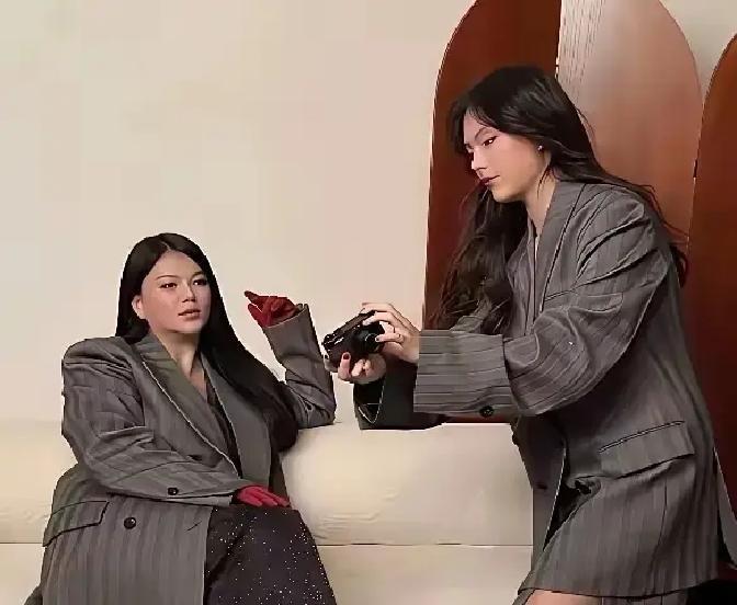 李湘16岁女儿王诗龄被扒近两年几乎没校园影子，全是巴黎看秀、迪拜购物、伦敦逛艺术