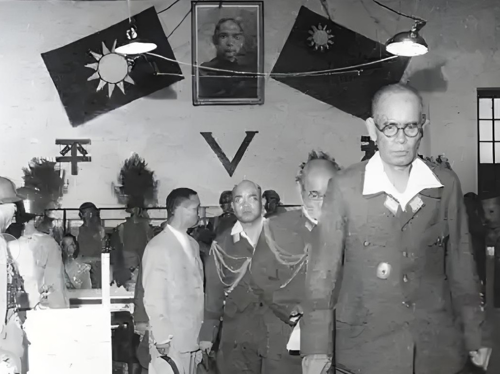 1944年，冈村宁次侄子在山东潍坊被八路军俘虏，冈村宁次用40多名被俘干部用以交