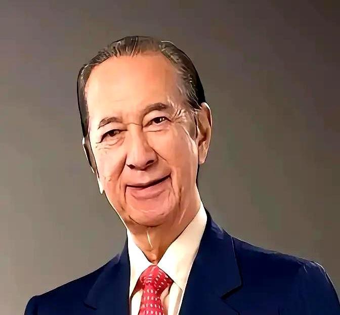 枪顶在头上，他却反手给劫匪开了个offer。“钱你拿走，10万。我再给你个